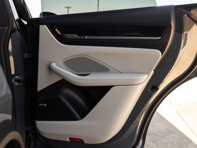 2025 Porsche Macan 4S Electric