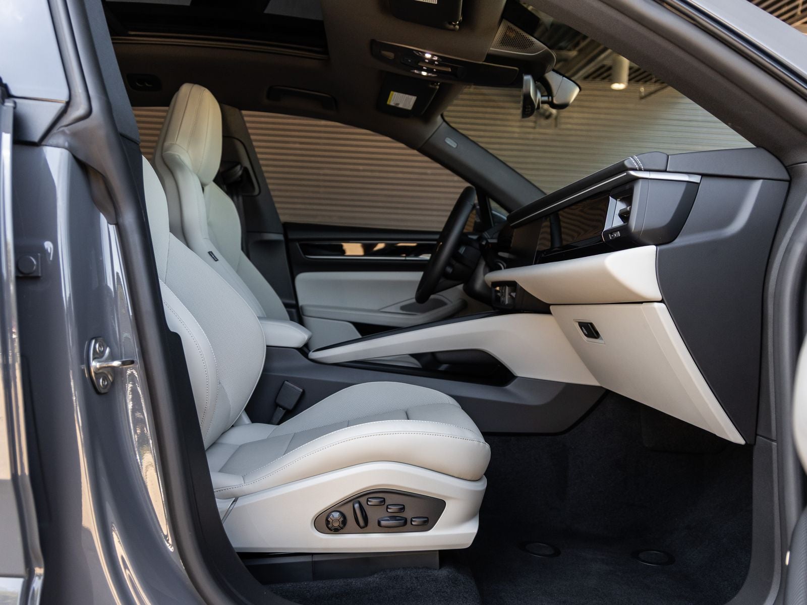 2025 Porsche Macan 4S Electric