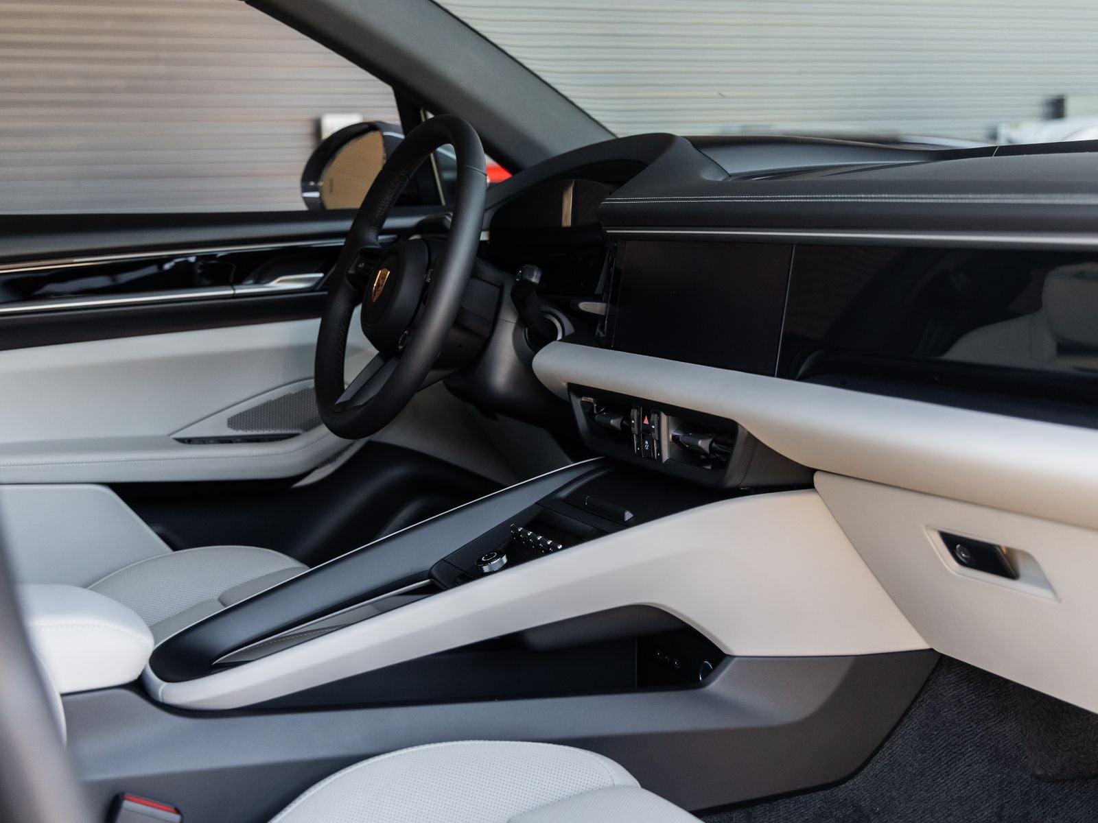 2025 Porsche Macan 4S Electric