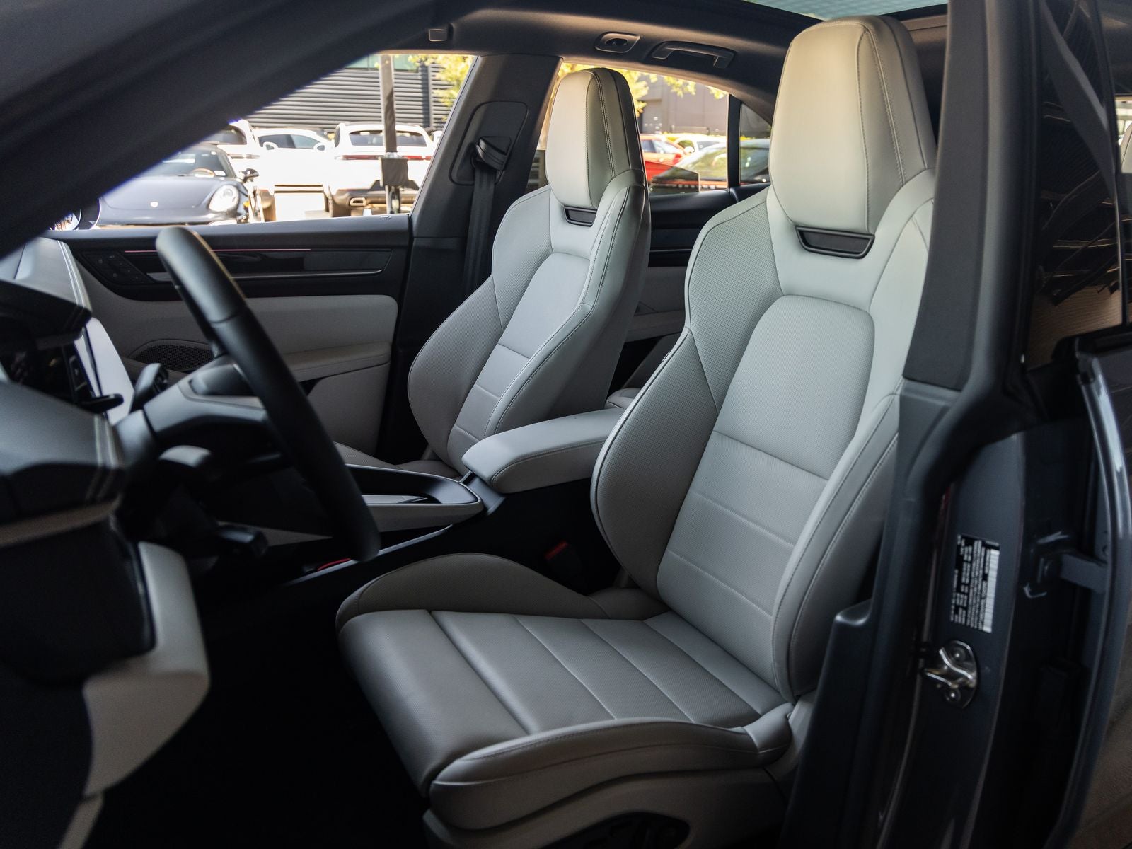 2025 Porsche Macan 4S Electric