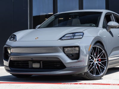 2025 Porsche Macan 4S Electric