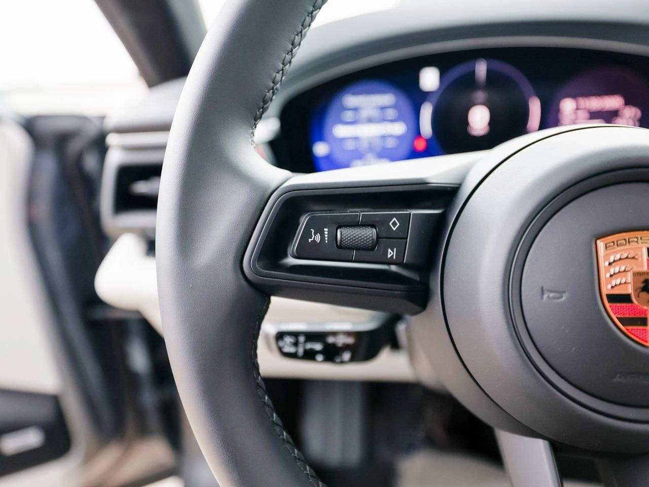 2025 Porsche Macan 4S Electric