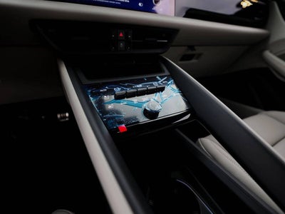 2025 Porsche Macan 4S Electric