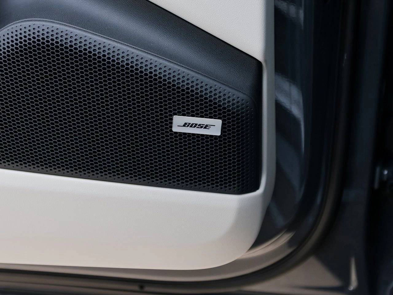 2025 Porsche Macan 4S Electric