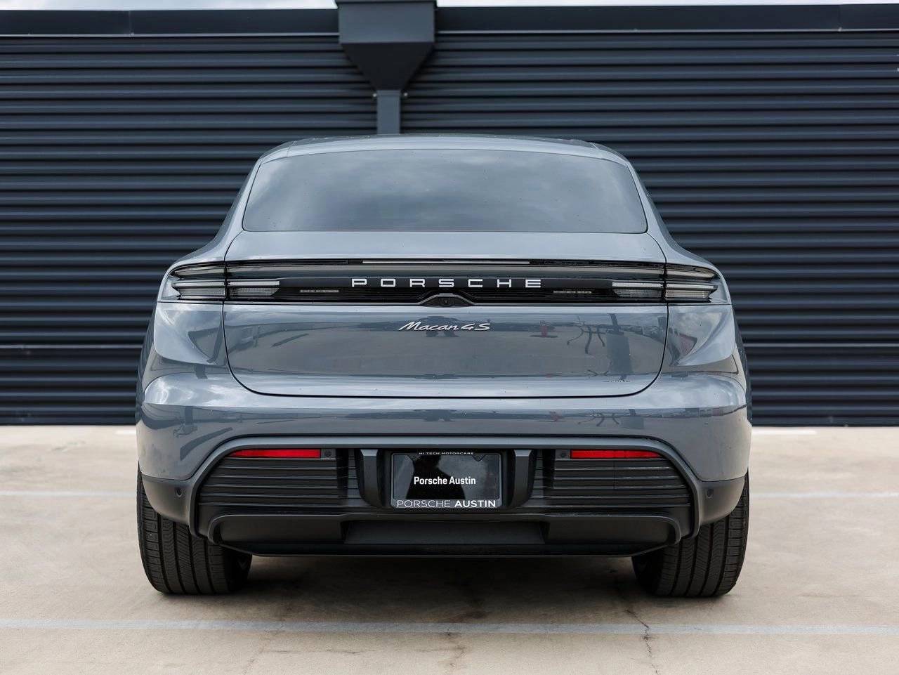 2025 Porsche Macan 4S Electric