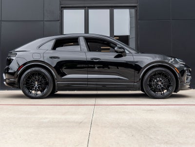 2025 Porsche Macan Turbo Electric