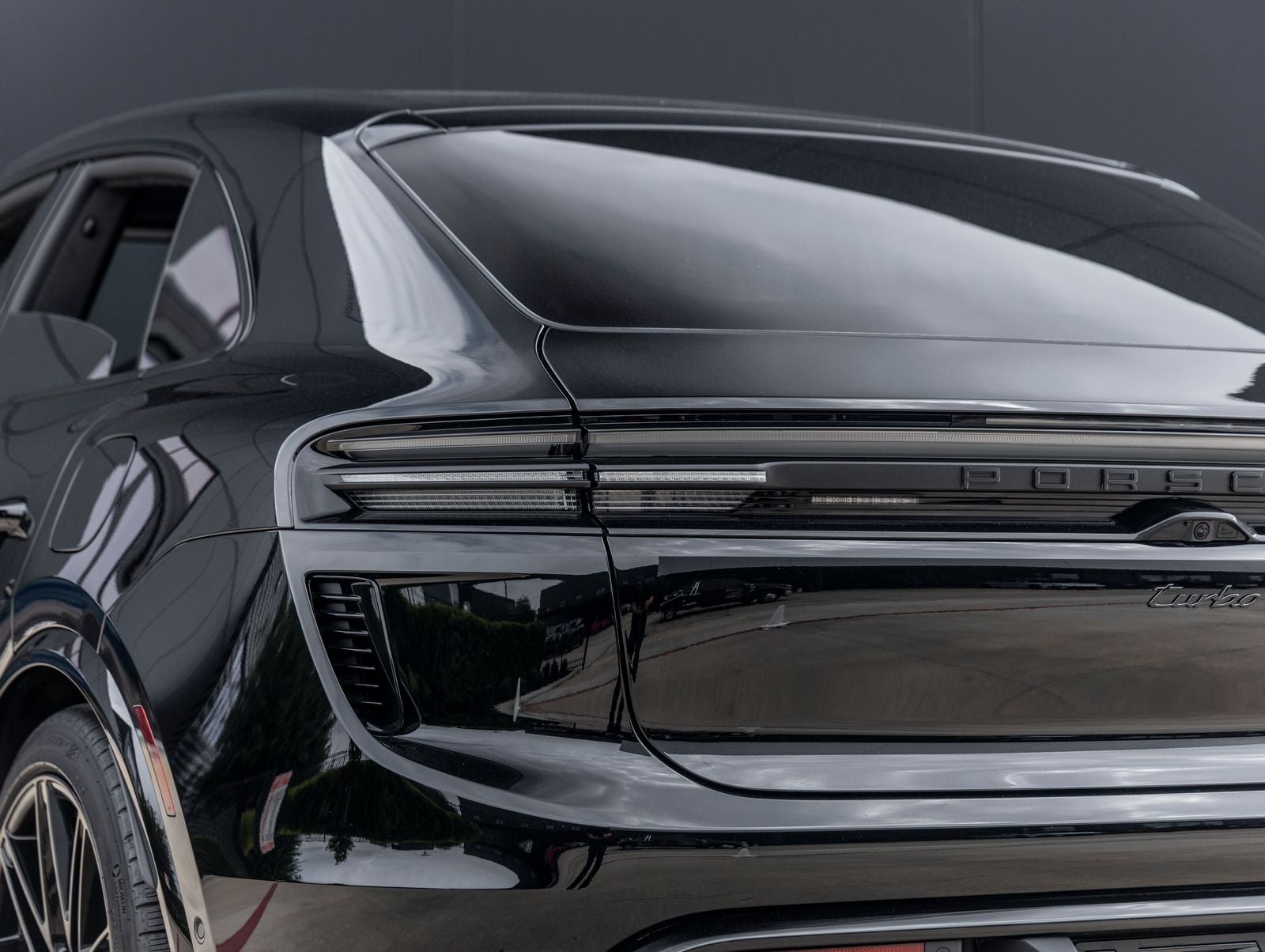 2025 Porsche Macan Turbo Electric