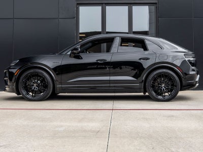 2025 Porsche Macan Turbo Electric
