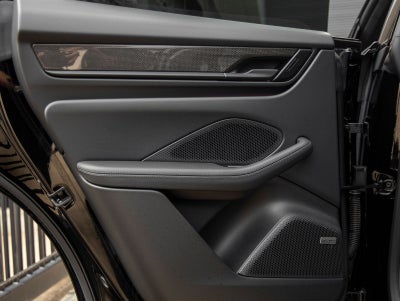 2025 Porsche Macan Turbo Electric