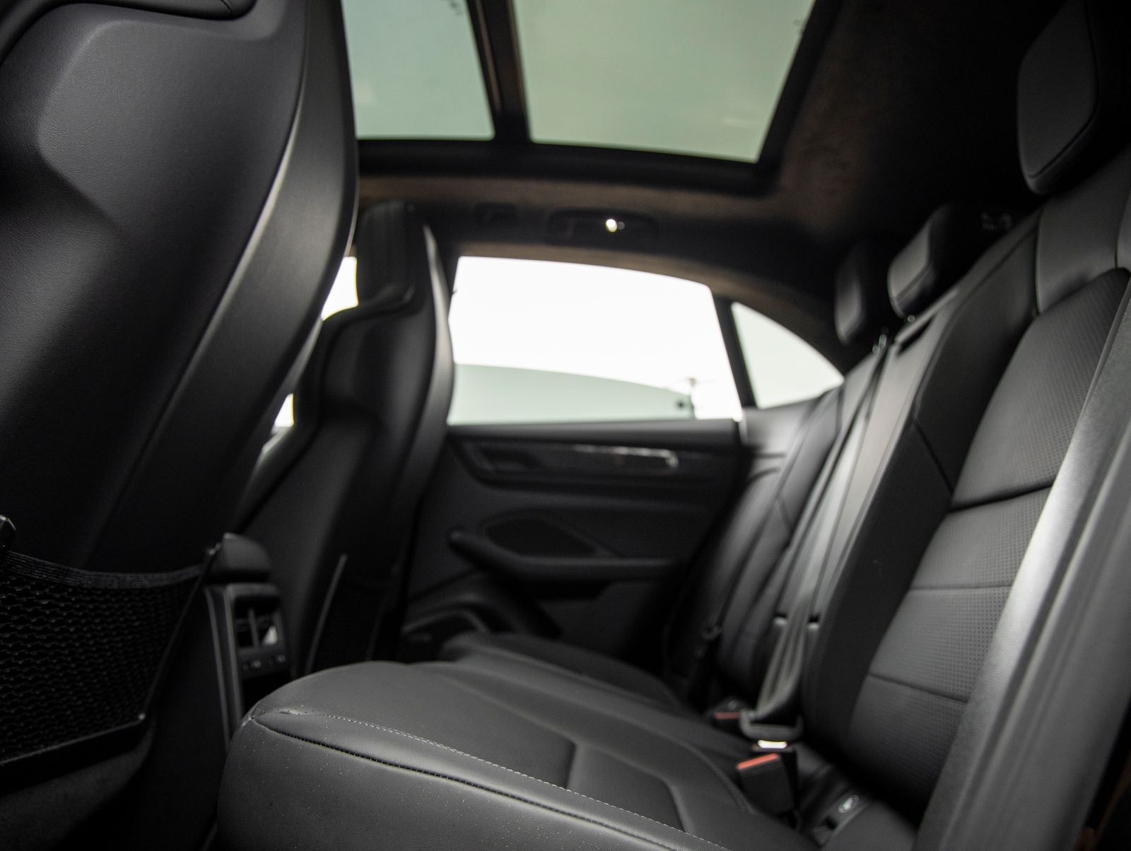 2025 Porsche Macan Turbo Electric