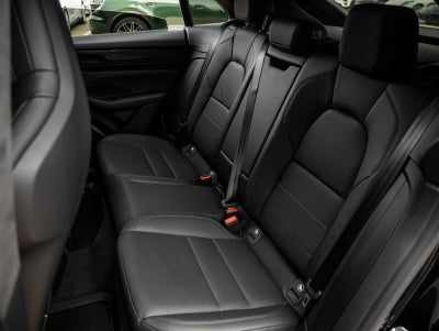 2025 Porsche Macan Turbo Electric