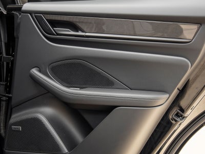 2025 Porsche Macan Turbo Electric
