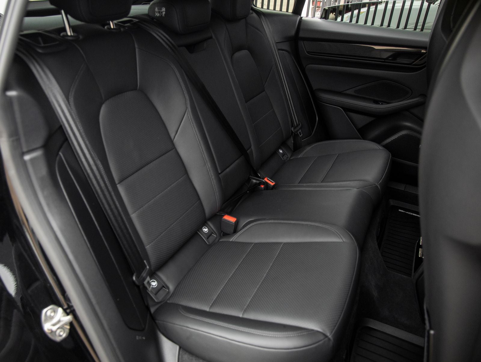 2025 Porsche Macan Turbo Electric