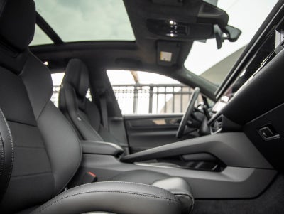 2025 Porsche Macan Turbo Electric