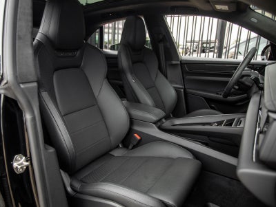 2025 Porsche Macan Turbo Electric