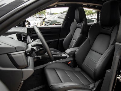 2025 Porsche Macan Turbo Electric