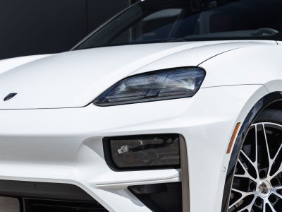 2025 Porsche Macan Turbo Electric