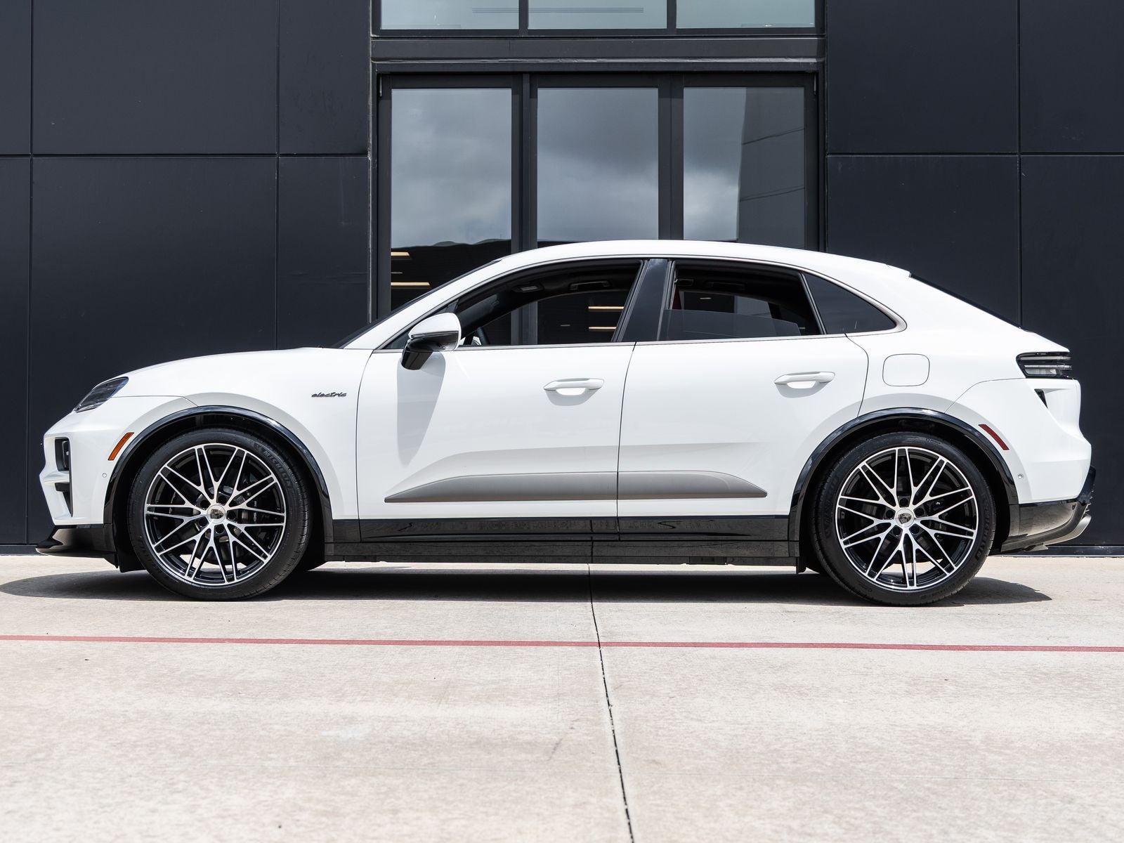 2025 Porsche Macan Turbo Electric