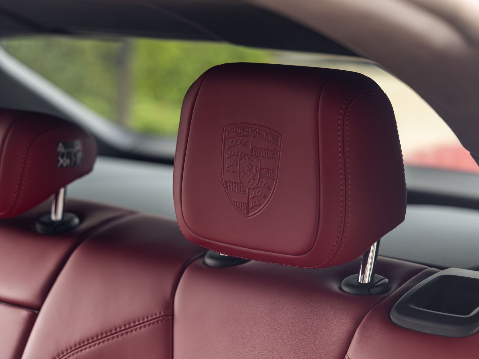 2025 Porsche Macan Turbo Electric
