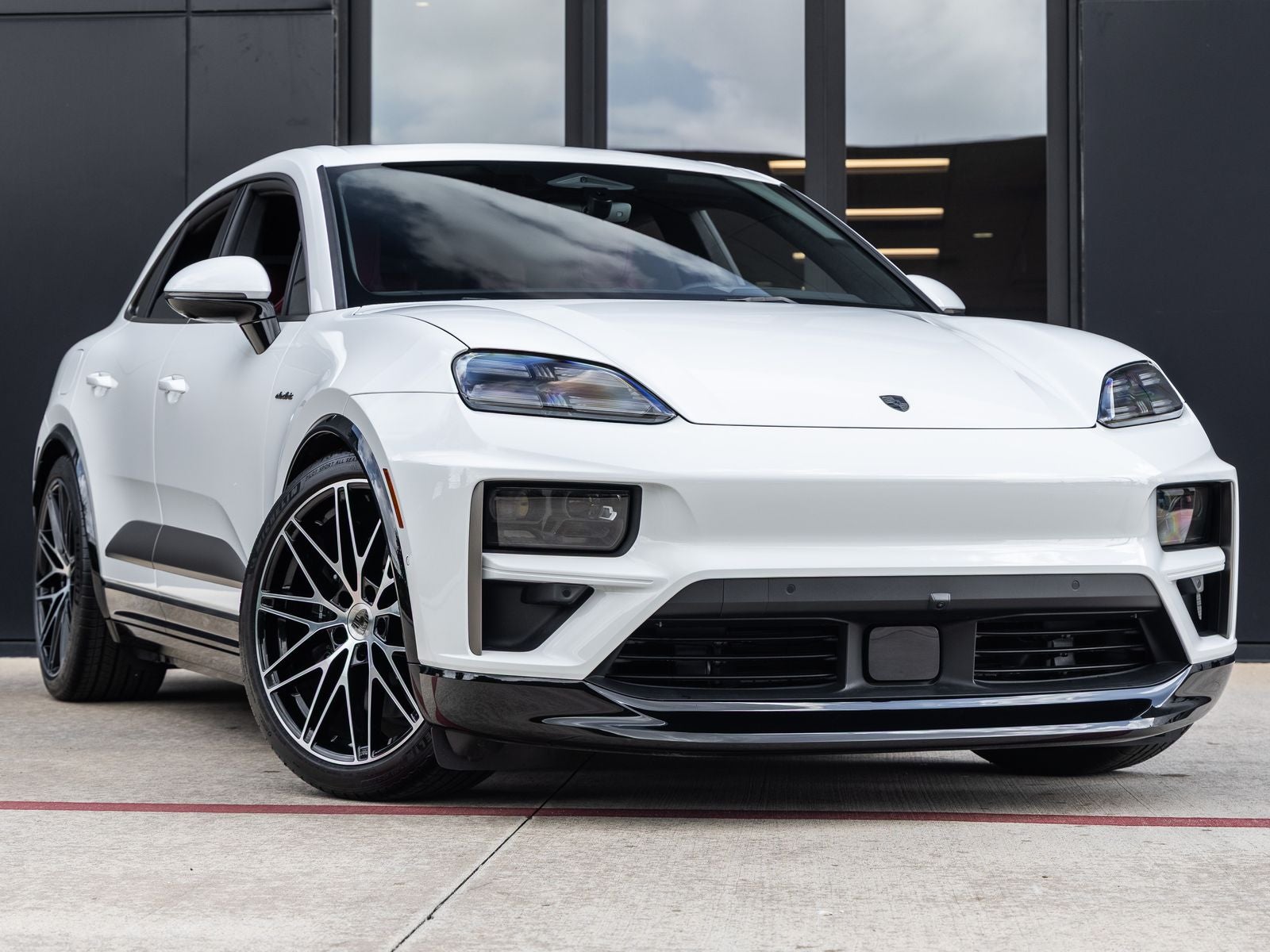 2025 Porsche Macan Turbo Electric