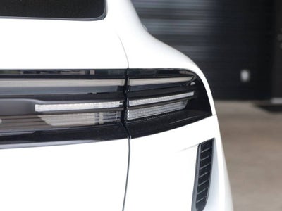 2025 Porsche Macan Turbo Electric