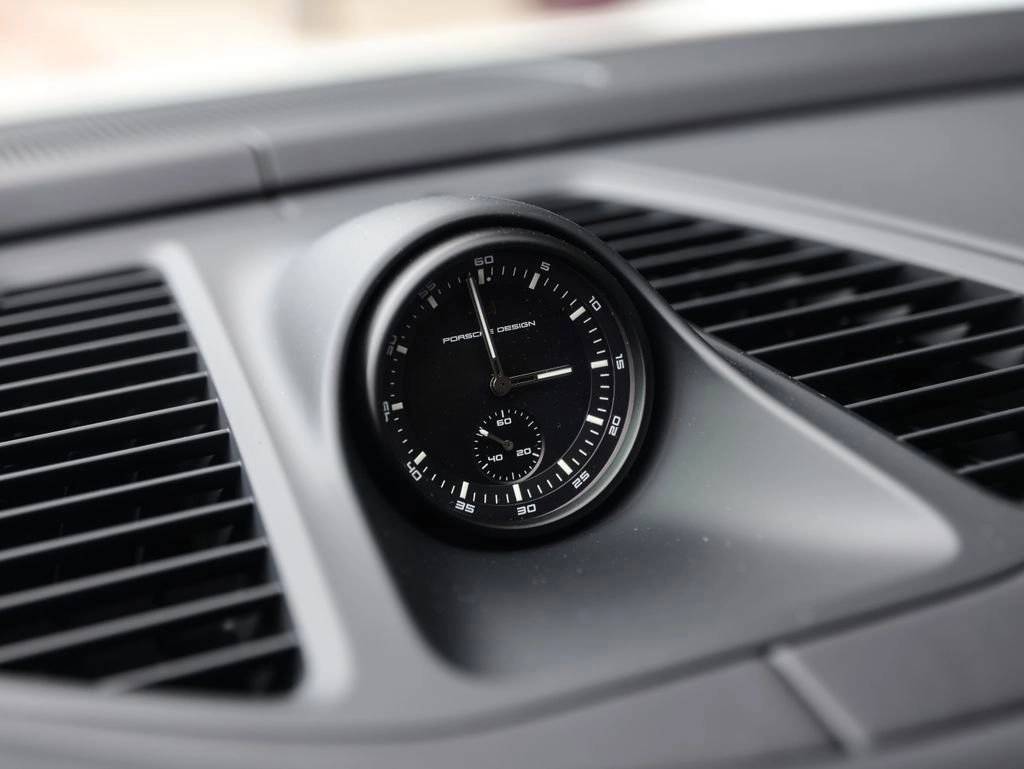 2025 Porsche Macan Turbo Electric