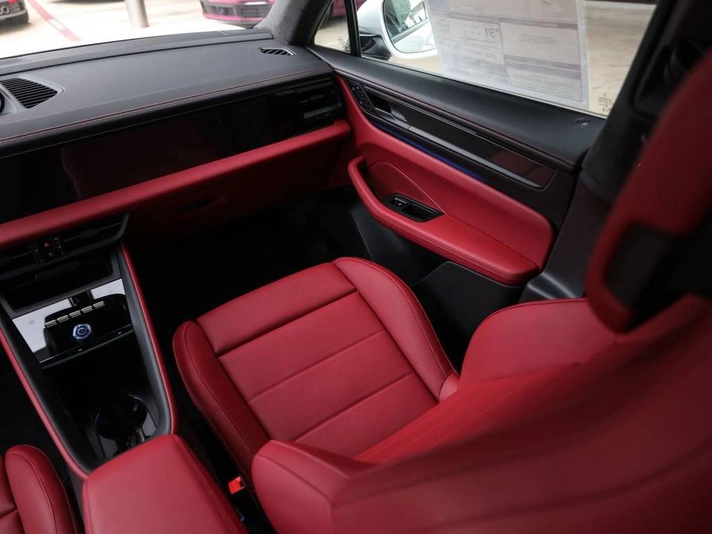 2025 Porsche Macan Turbo Electric