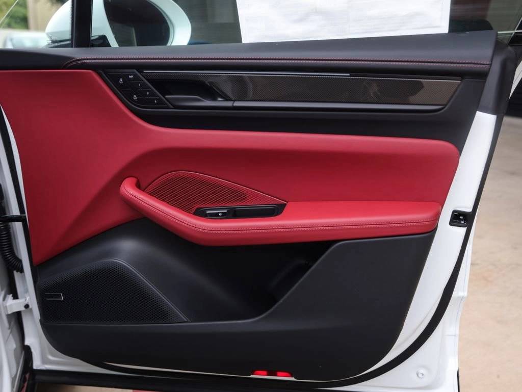 2025 Porsche Macan Turbo Electric