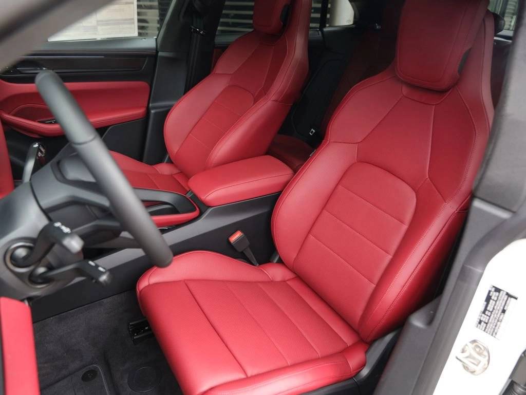 2025 Porsche Macan Turbo Electric