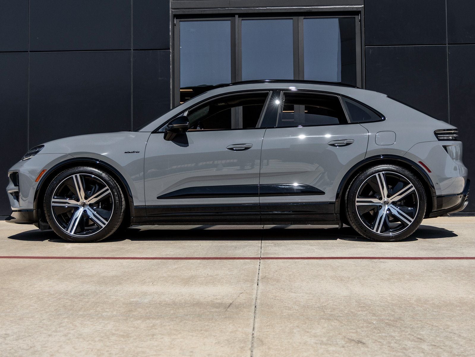 2025 Porsche Macan Electric Macan Turbo Electric