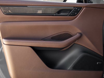 2025 Porsche Macan Electric Macan Turbo Electric