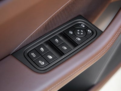 2025 Porsche Macan Electric Macan Turbo Electric