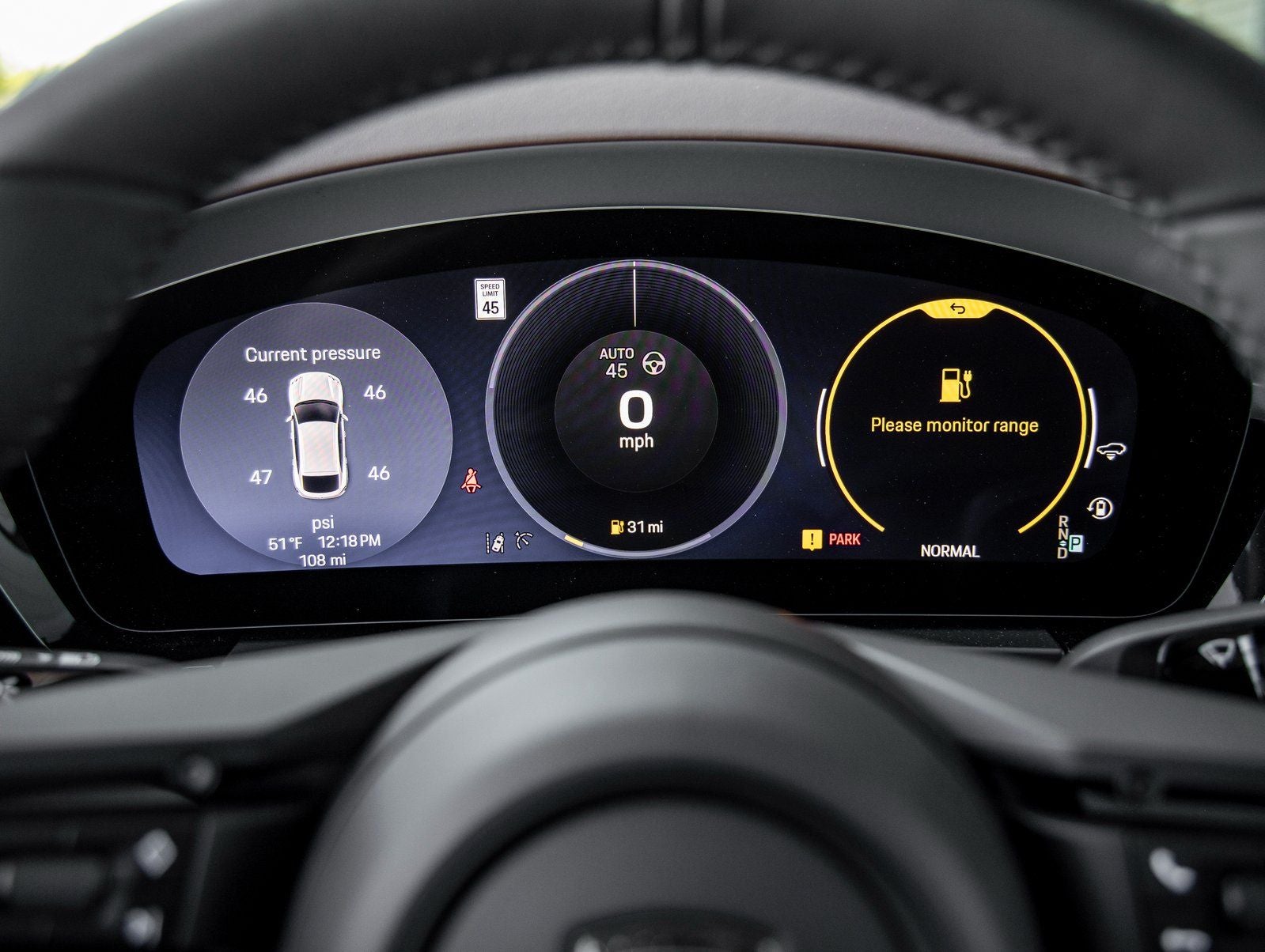 2025 Porsche Macan Turbo Electric - Photo 29