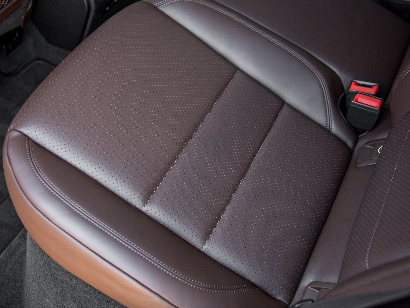 2025 Porsche Macan Electric Macan Turbo Electric