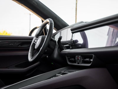 2025 Porsche Macan Electric Macan Turbo Electric