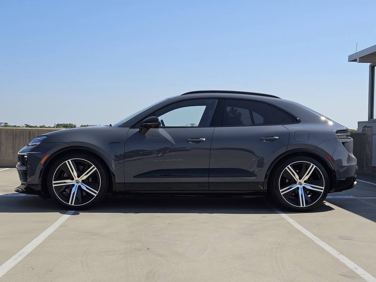 2025 Porsche Macan Electric Macan Turbo Electric