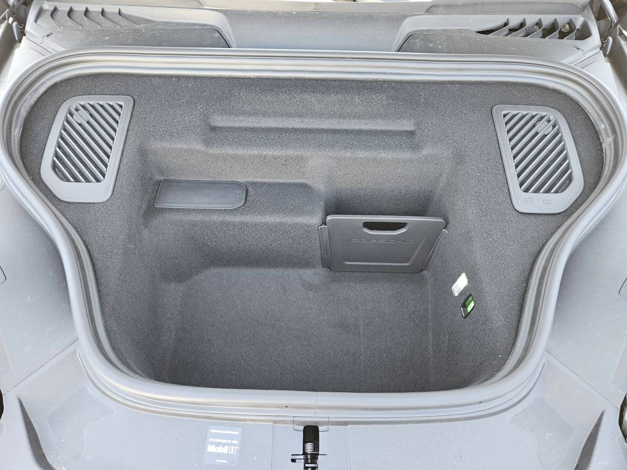 2025 Porsche Macan Electric Macan Turbo Electric