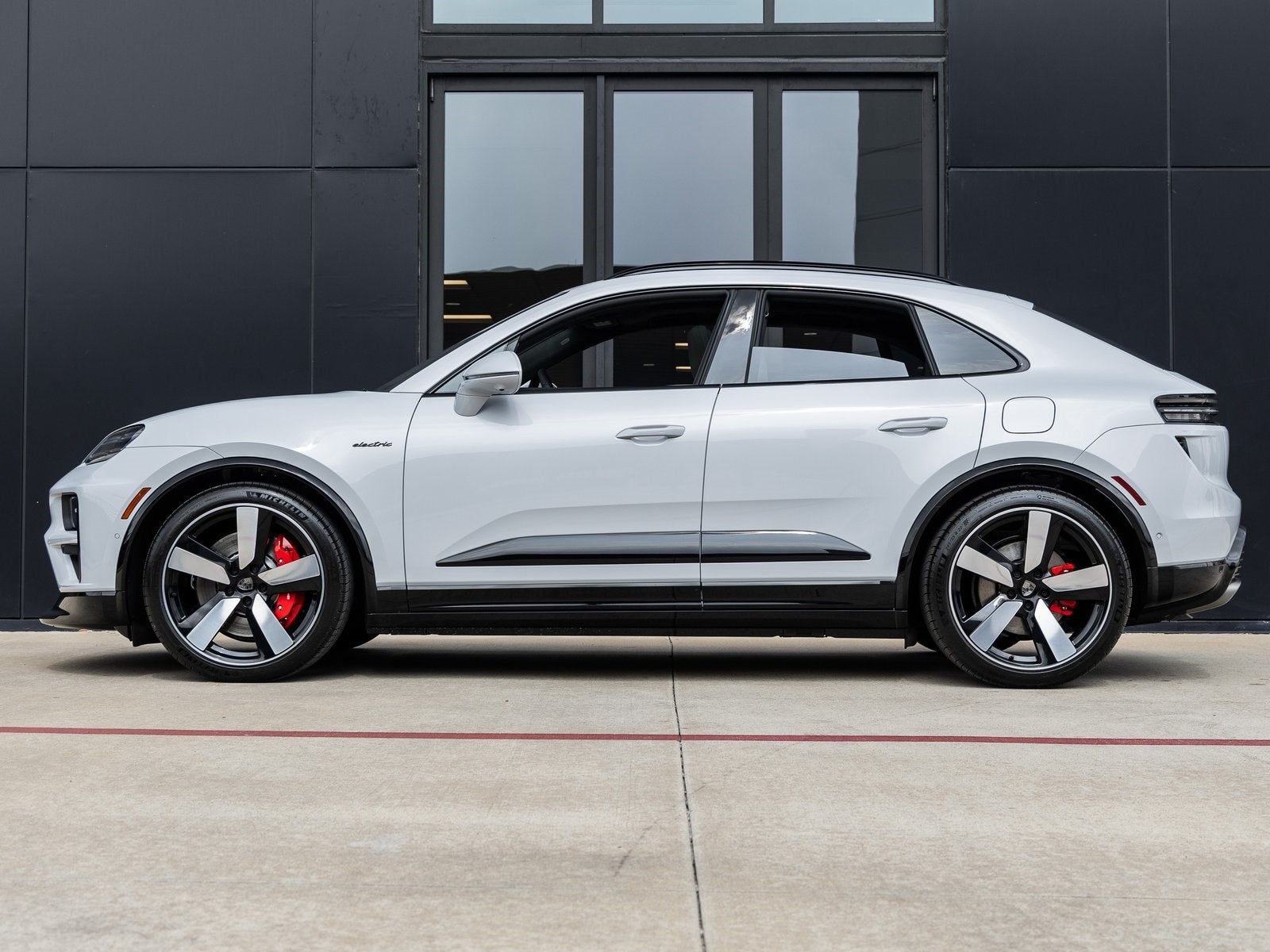2025 Porsche Macan Electric Macan Turbo Electric