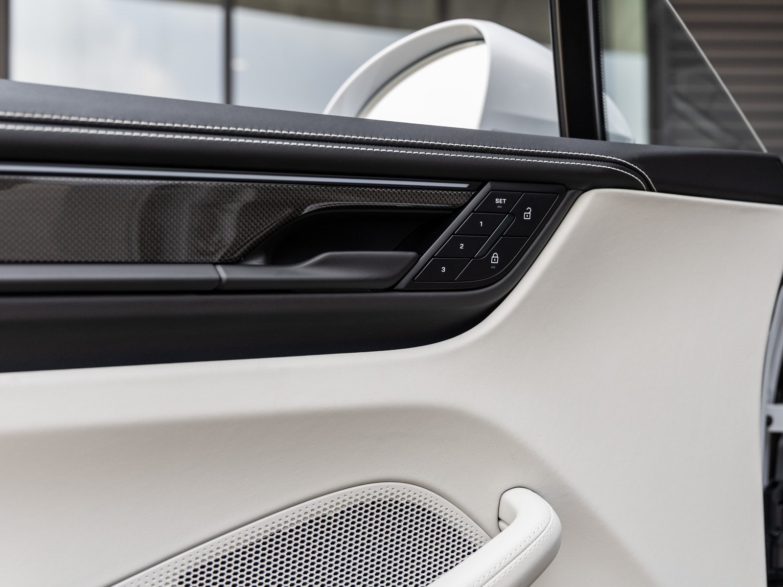 2025 Porsche Macan Electric Macan Turbo Electric