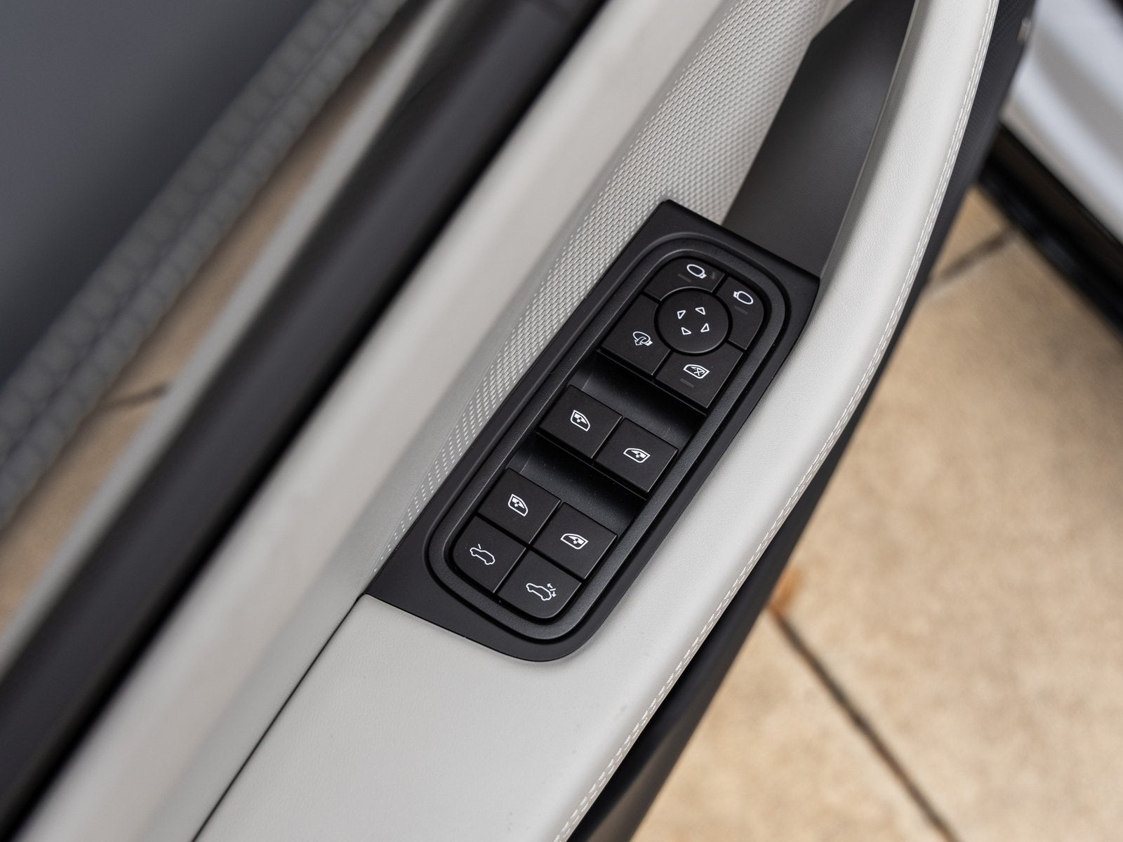 2025 Porsche Macan Electric Macan Turbo Electric