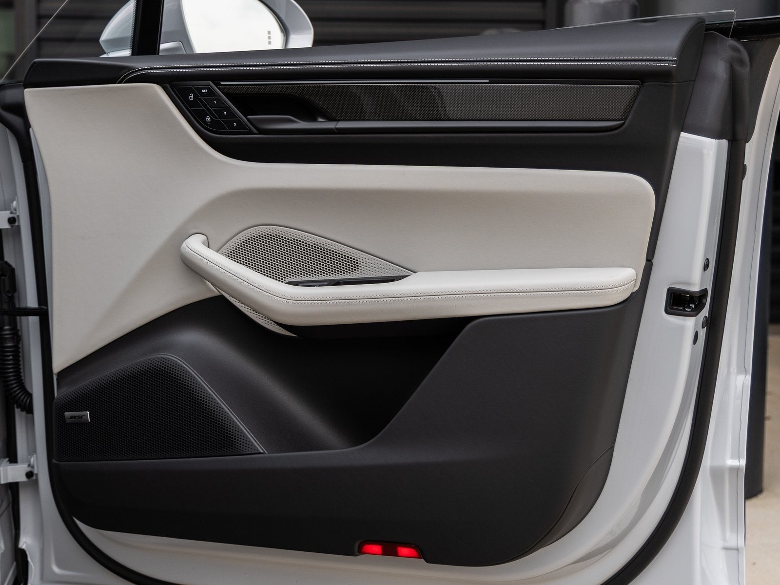 2025 Porsche Macan Electric Macan Turbo Electric