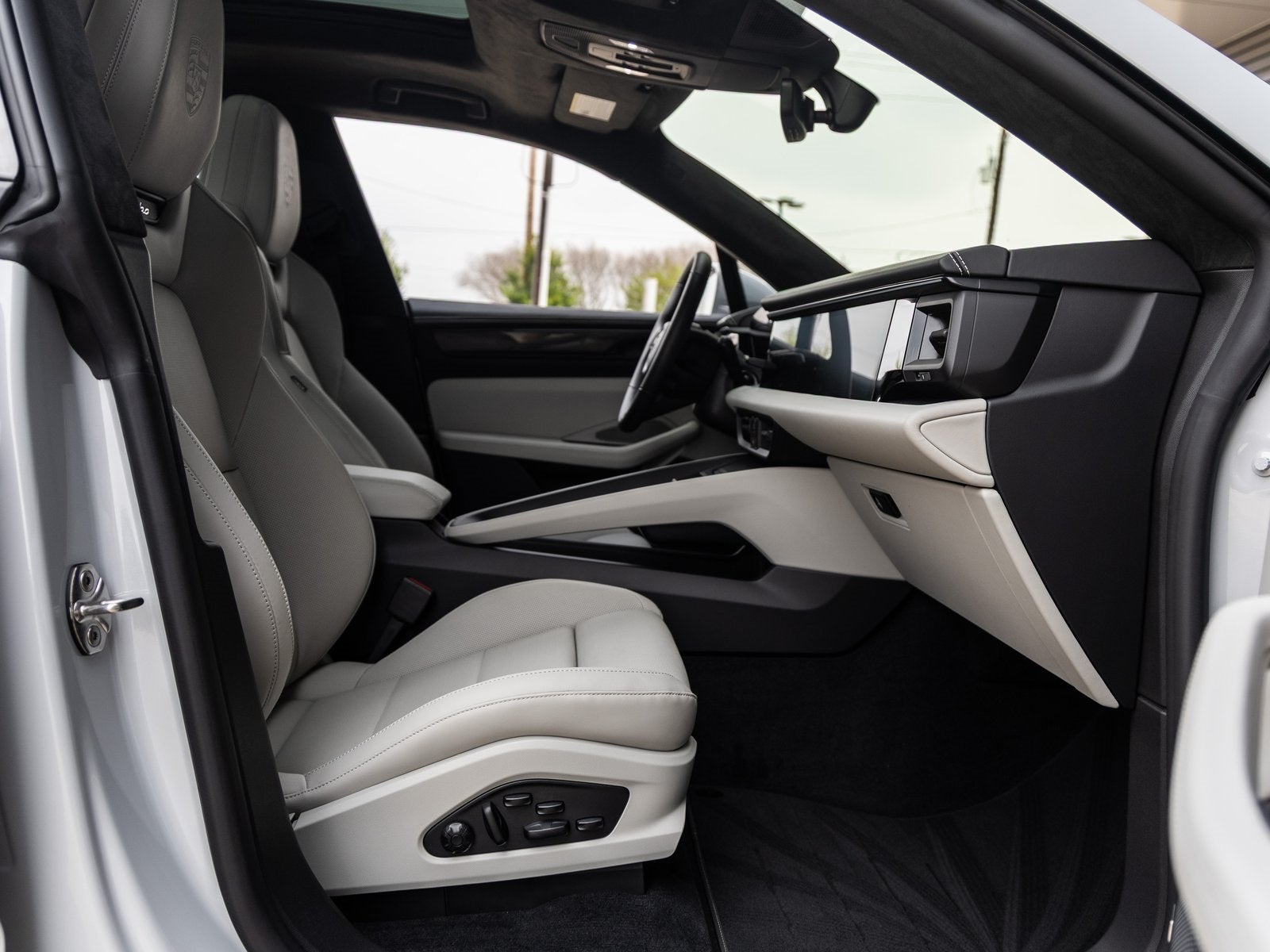 2025 Porsche Macan Electric Macan Turbo Electric