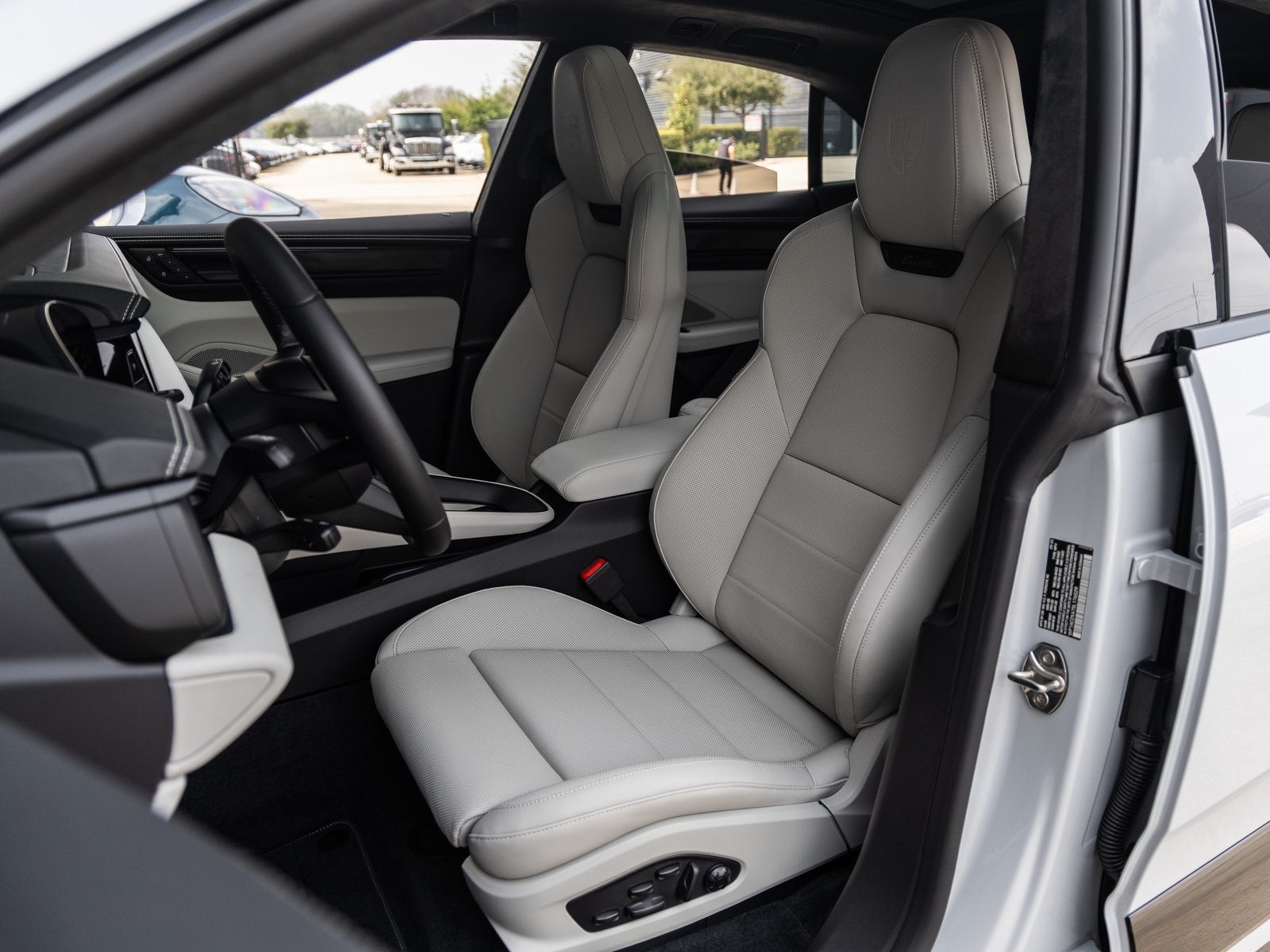 2025 Porsche Macan Electric Macan Turbo Electric