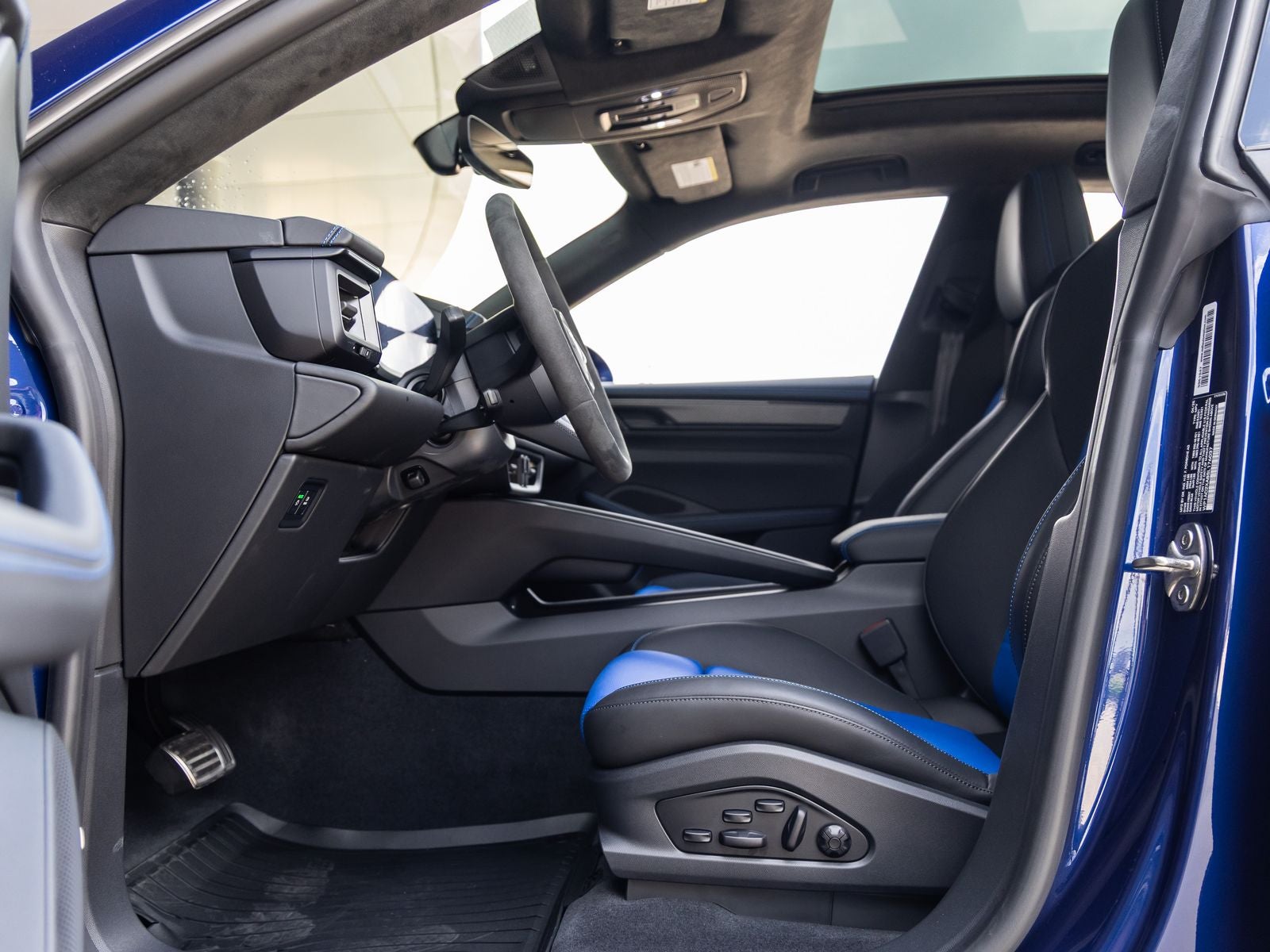 2025 Porsche Macan Turbo Electric