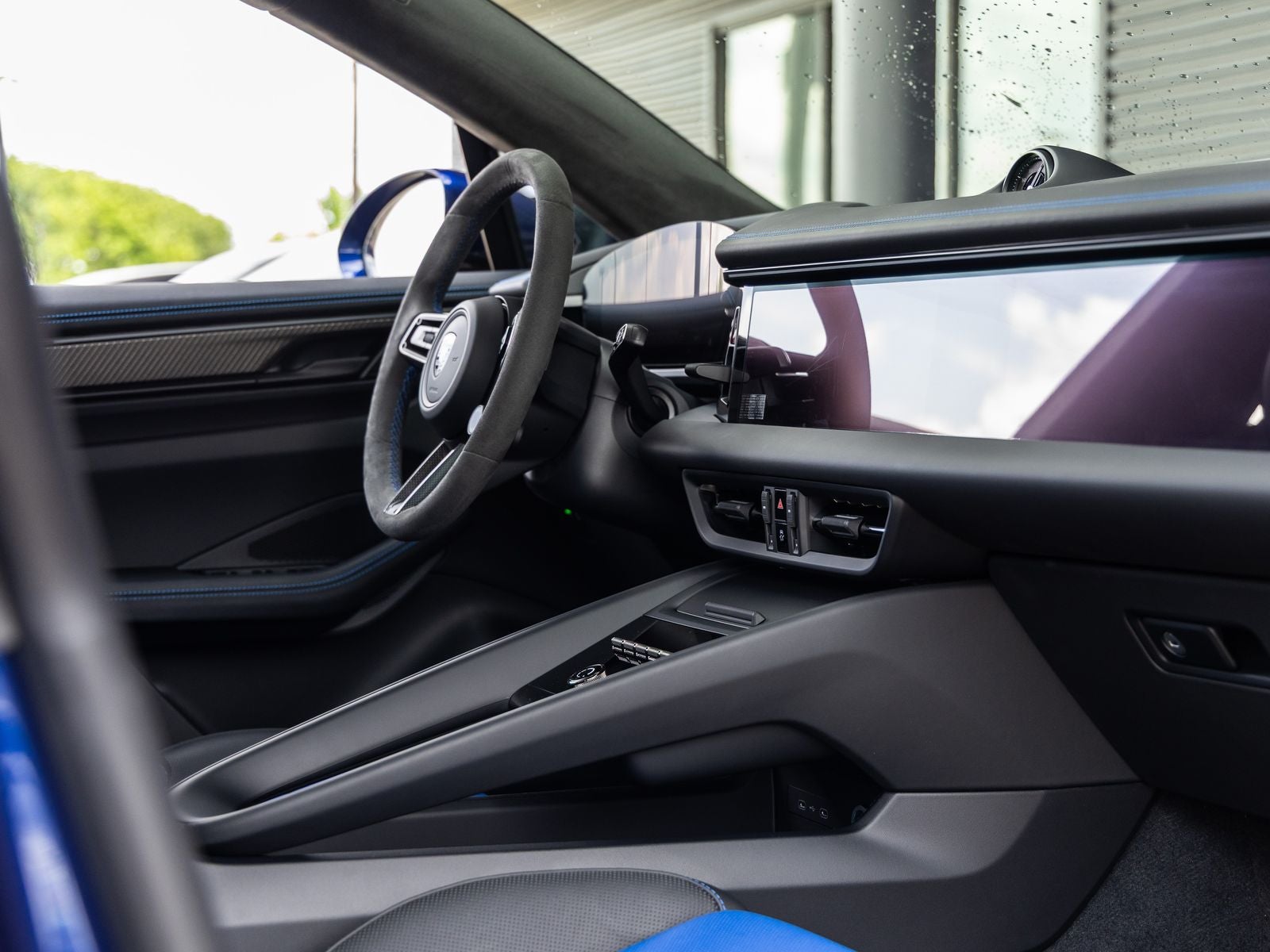 2025 Porsche Macan Turbo Electric