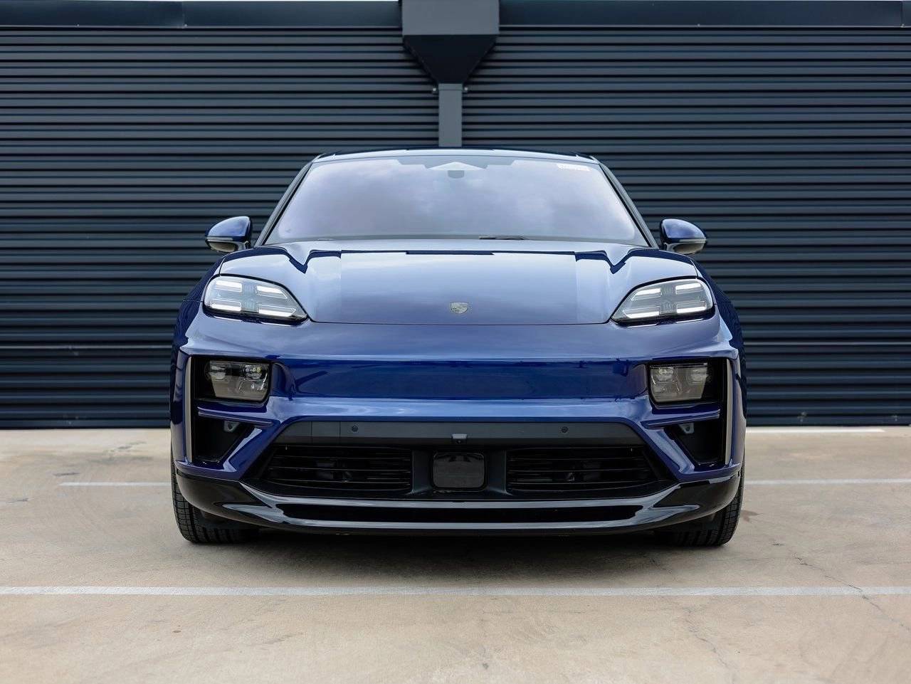 2025 Porsche Macan Turbo Electric