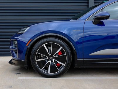 2025 Porsche Macan Turbo Electric