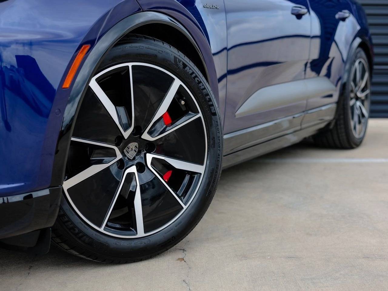 2025 Porsche Macan Turbo Electric