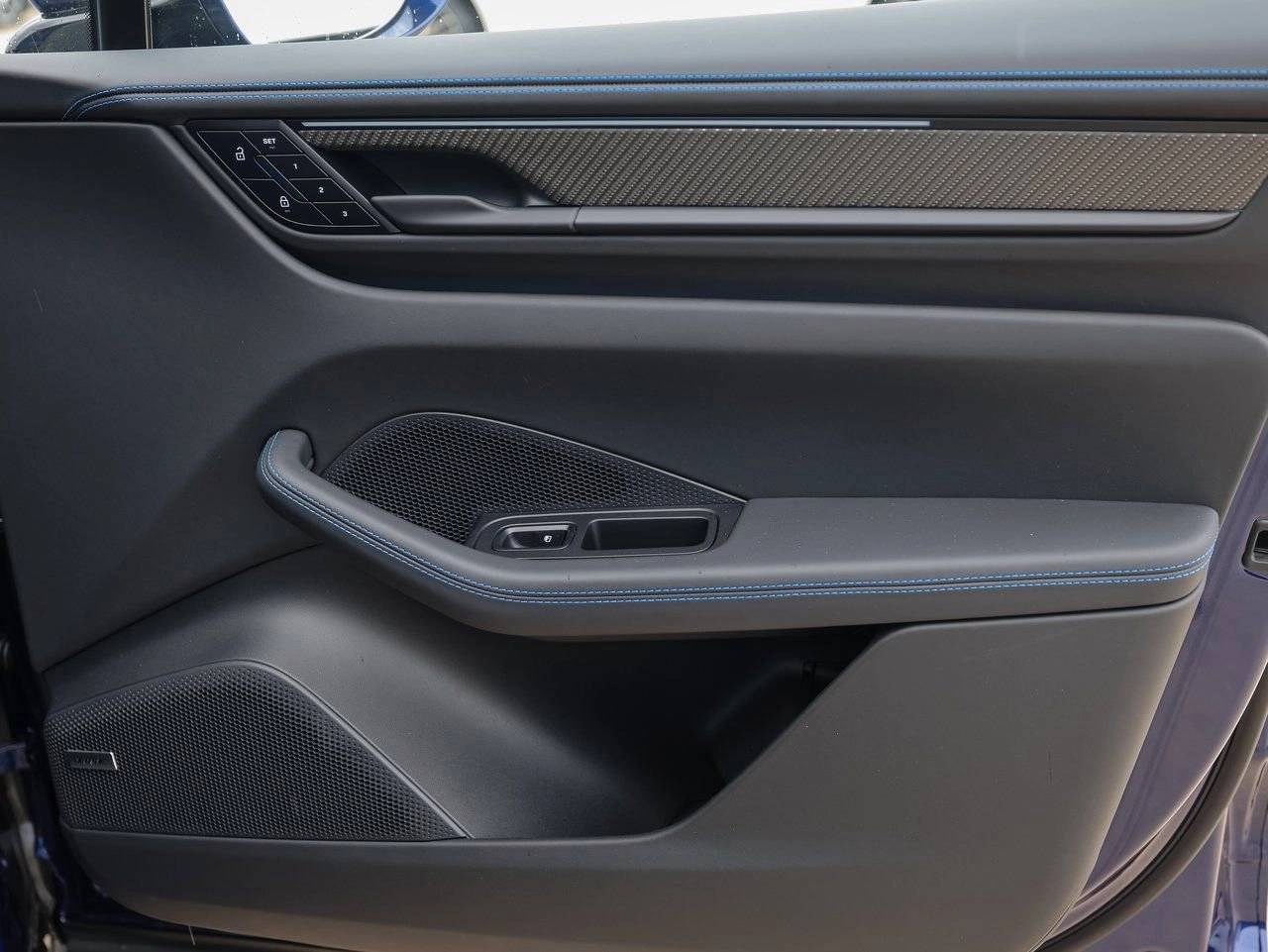 2025 Porsche Macan Turbo Electric