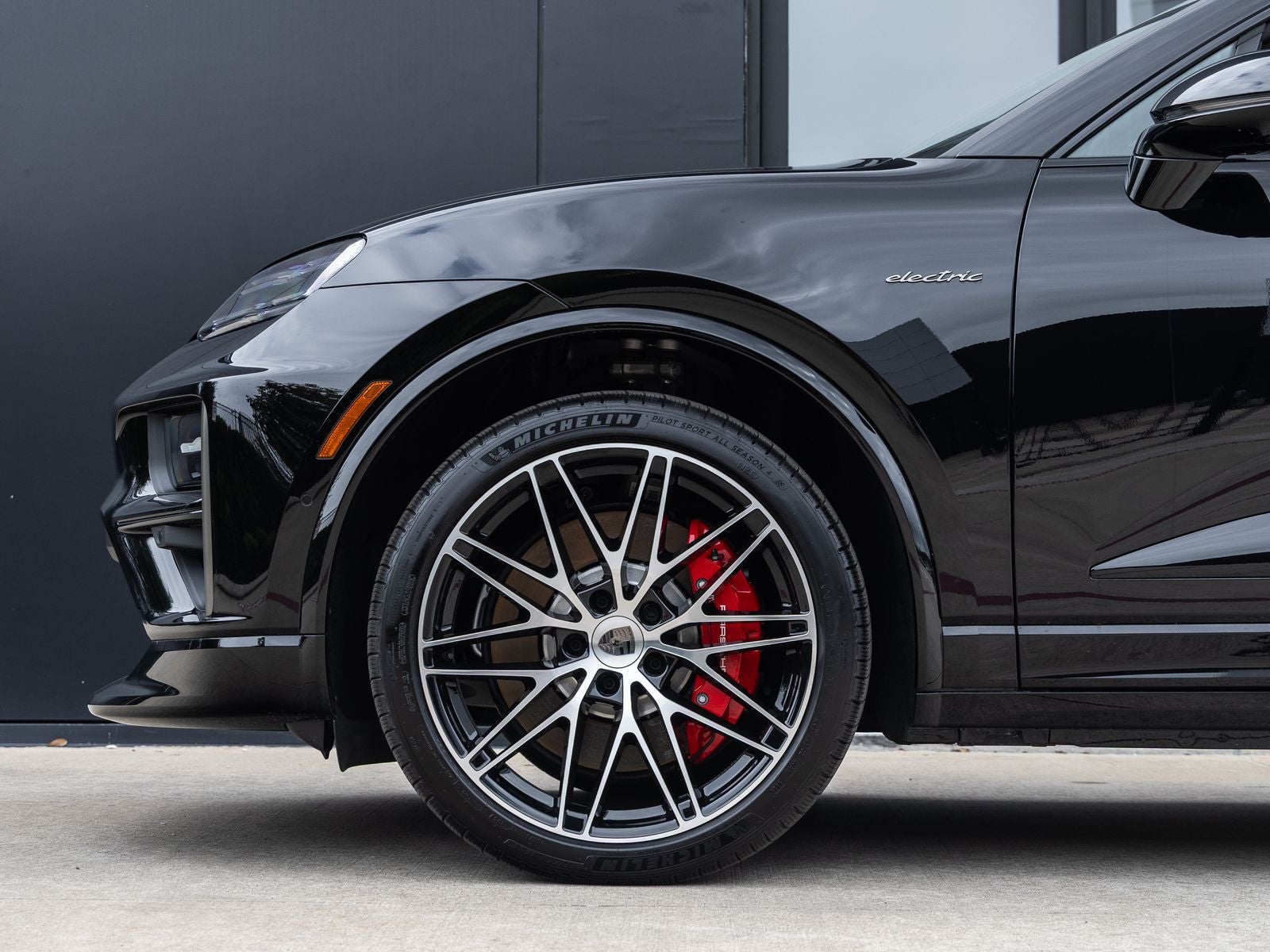 2025 Porsche Macan Turbo Electric